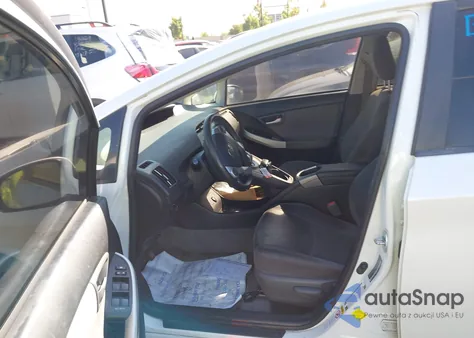 2015 Toyota Prius Three z USA, uszkodzony, nr VIN JTDKN3DU2F0453795